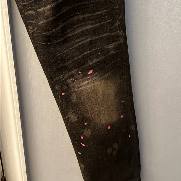 Stylish Black and Red Women's Jeans - Picture 6 of 6